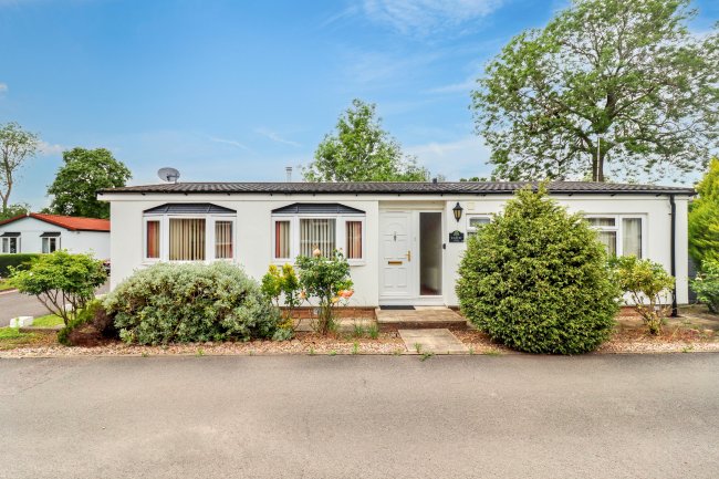 39A Shepherds Grove Park, Stanton, Suffolk IP31 2AZ 1