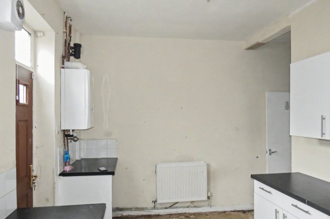 6 Whitehead Street, Blackburn, Lancashire, BB2 1HT 4