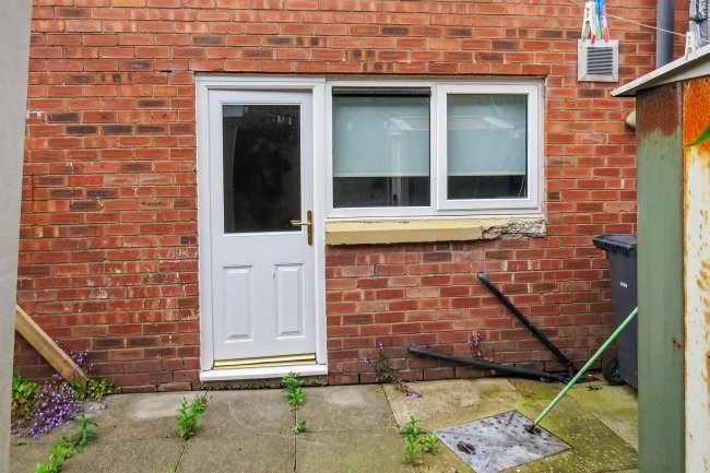 31 Lowndes Street, Preston, Lancashire, PR1 7XS 2