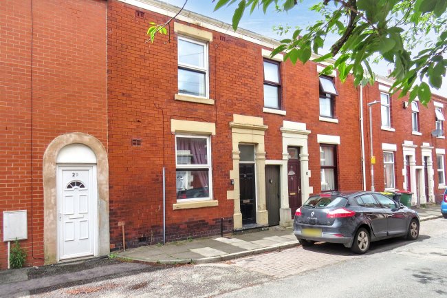 31 Lowndes Street, Preston, Lancashire, PR1 7XS 2
