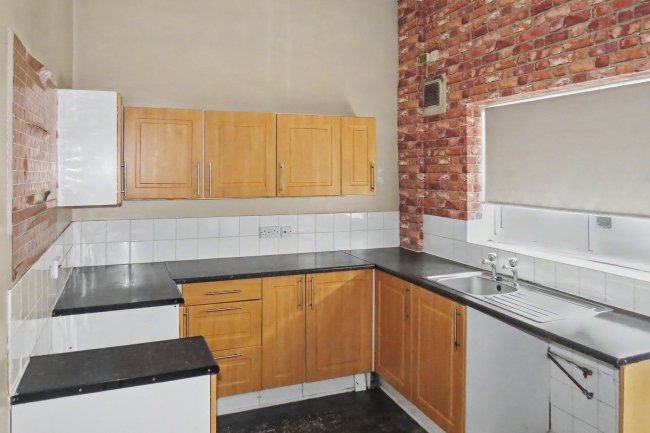31 Lowndes Street, Preston, Lancashire, PR1 7XS 2