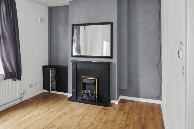 31 Lowndes Street, Preston, Lancashire, PR1 7XS 2