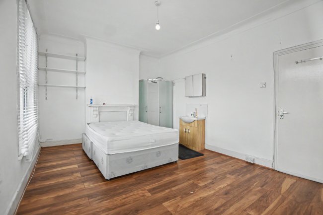 22B Melbourne Grove, East Dulwich, London SE22 8QZ 8