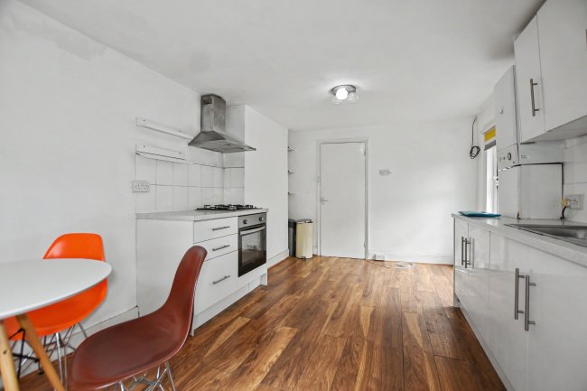 22B Melbourne Grove, East Dulwich, London SE22 8QZ 8