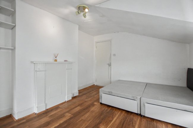 22B Melbourne Grove, East Dulwich, London SE22 8QZ 8