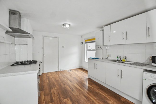 22B Melbourne Grove, East Dulwich, London SE22 8QZ 8