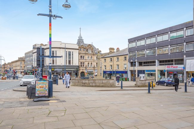 19 Market Place, Huddersfield, West York HD1 2AA 8