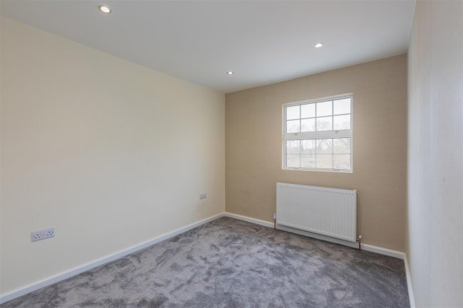 20 Emlyn Buildings, Brocas Street, Eton SL4 6BP 5
