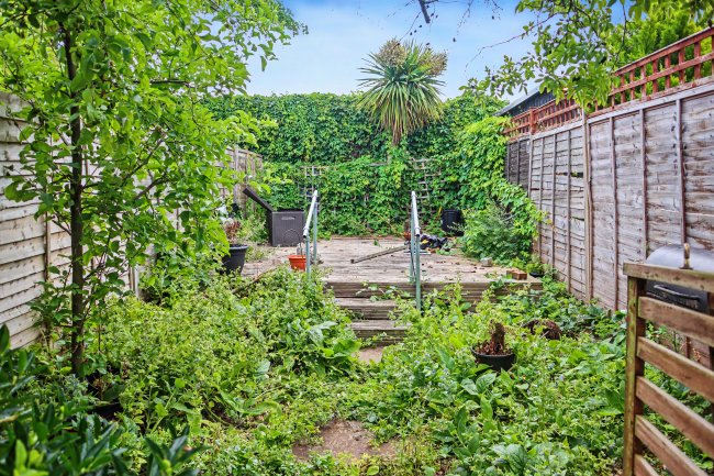 101 Eardley Road, Streatham, London SW16 6DB 1