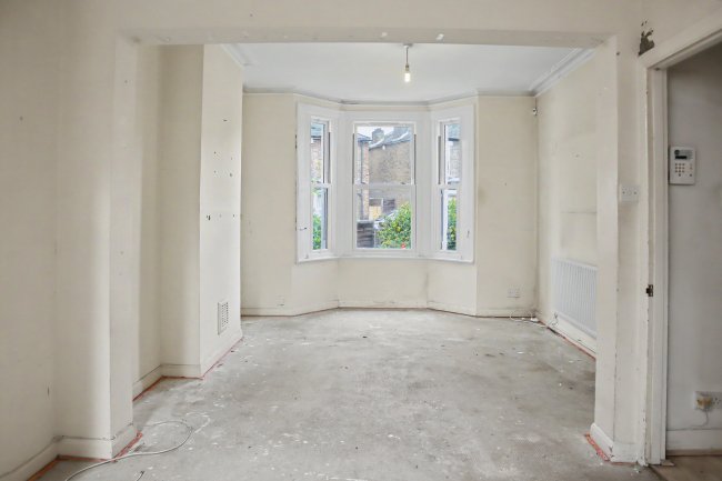 101 Eardley Road, Streatham, London SW16 6DB 1