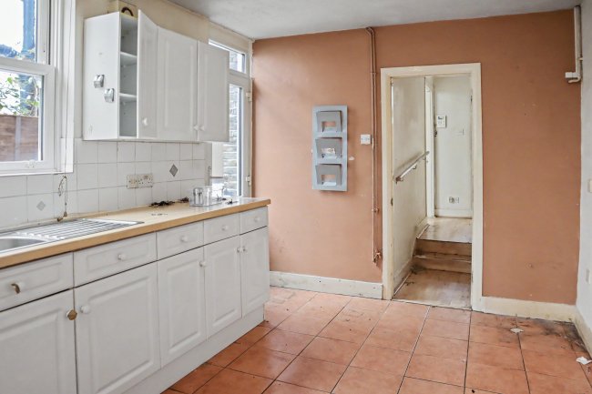 101 Eardley Road, Streatham, London SW16 6DB 1