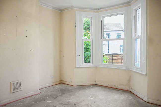 101 Eardley Road, Streatham, London SW16 6DB 1