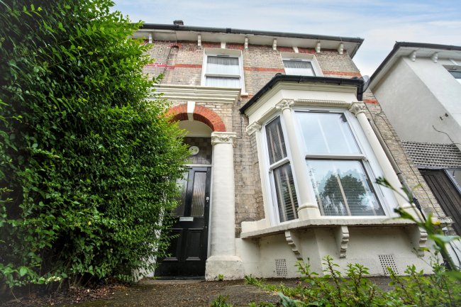 24b Melbourne Grove, East Dulwich, London SE22 8QZ 6