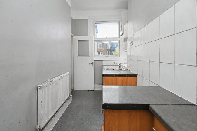 27b Fernside Road, Balham, London SW12 8LN 7