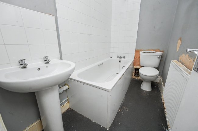 27b Fernside Road, Balham, London SW12 8LN 7