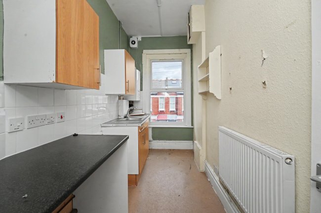27c Fernside Road, Balham, London SW12 8LN 8