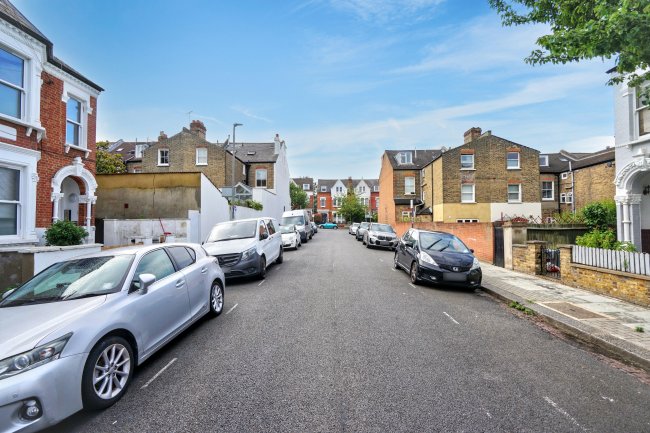 69b Childerbert Road, Tooting, London SW17 8EY 7