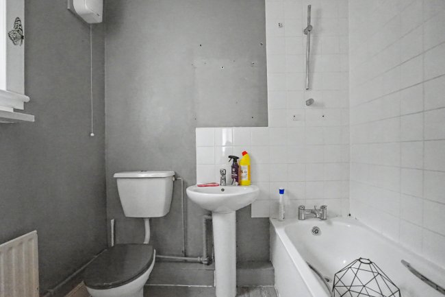 69b Childerbert Road, Tooting, London SW17 8EY 7