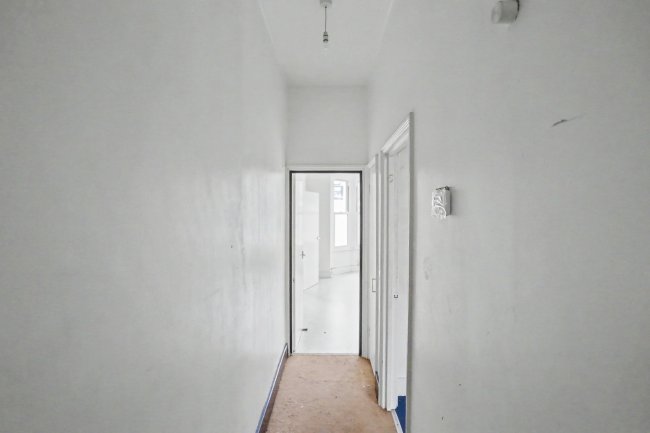 69b Childerbert Road, Tooting, London SW17 8EY 7