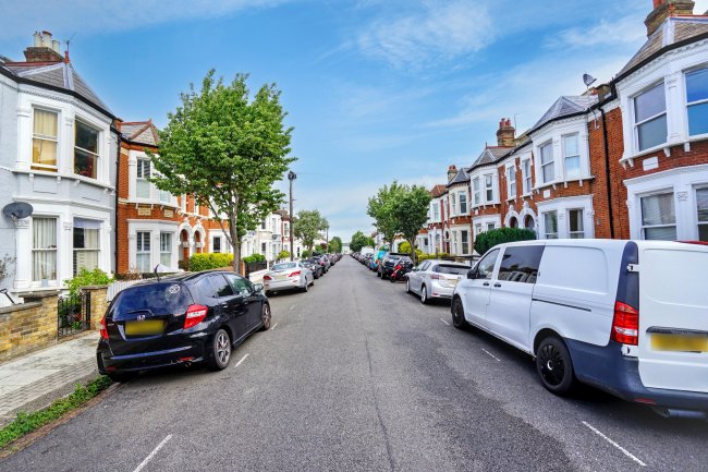 69b Childerbert Road, Tooting, London SW17 8EY 7