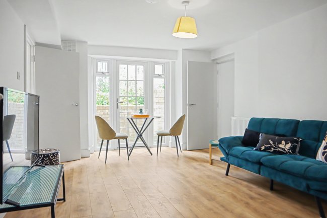 28a Pendennis Road, Streatham, London SW16 2SW 10
