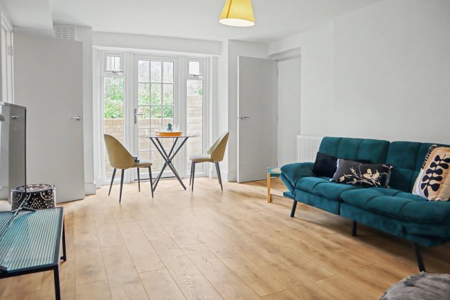 28a Pendennis Road, Streatham, London SW16 2SW 10