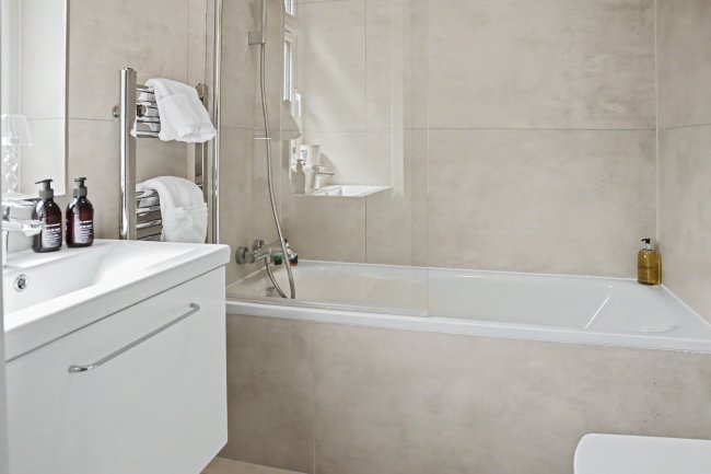 28b Pendennis Road, Streatham, London SW16 2SW 8