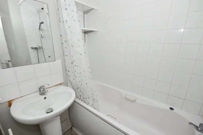 16 Queensway, Cambridge, CB2 8AX 1