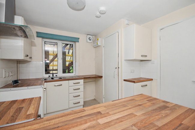 16 Queensway, Cambridge, CB2 8AX 1