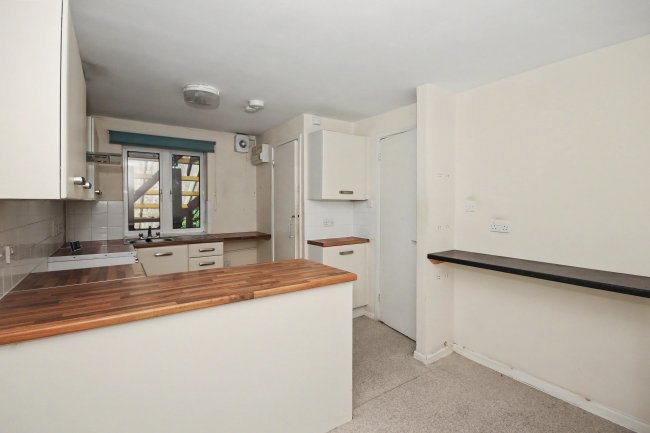 16 Queensway, Cambridge, CB2 8AX 1
