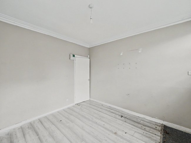 17 St Pauls Terrace, Nottingham NG7 5ED 2