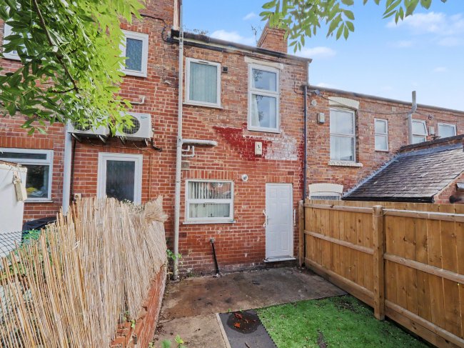 17 St Pauls Terrace, Nottingham NG7 5ED 2