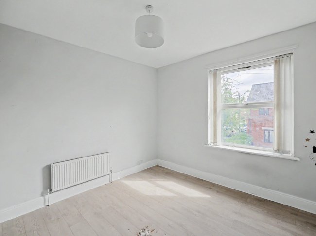 17 St Pauls Terrace, Nottingham NG7 5ED 2