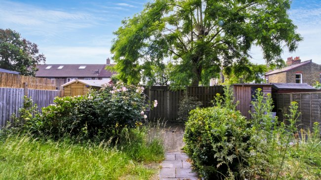 4 Darwin Road, Ealing, London W5 4BD 2