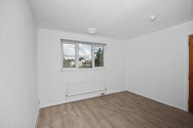 9 St Mary's Square, Newmarket, CB8 0HZ 6