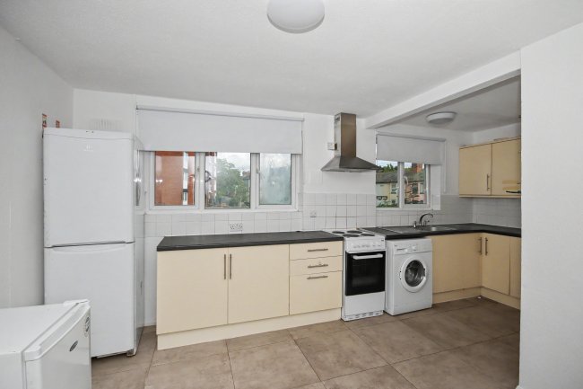 9 St Mary's Square, Newmarket, CB8 0HZ 6