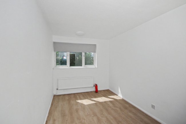 9 St Mary's Square, Newmarket, CB8 0HZ 6