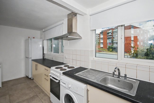 9 St Mary's Square, Newmarket, CB8 0HZ 6