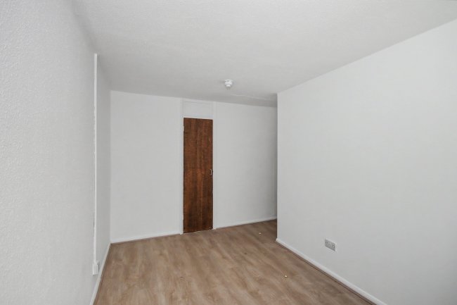 9 St Mary's Square, Newmarket, CB8 0HZ 6