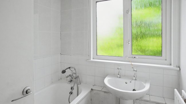 95 Raccoon Way, Hounslow, Middlesex, TW4 7PN 3