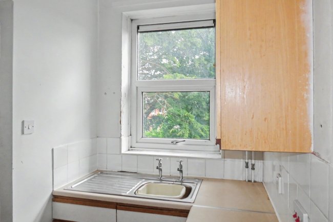 84 Clarendon Road, Lancaster, Lancashire, LA1 2DQ 2
