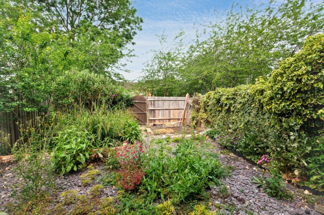 10 Skerne Passage, Bedford, Bedfordshire, MK41 7XX 1