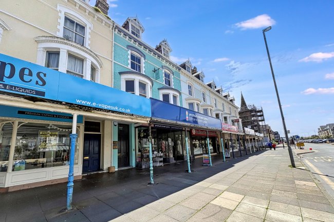 Knightsbridge House, 11 Gloddaeth Street, Llandudno, LL30 2DD 6