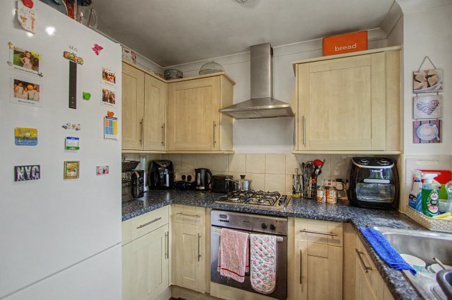 2 Parsonage Court, Cranes Way, Borehamwood, Hertfordshire, WD6 2LA 4