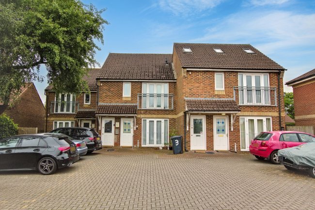 2 Parsonage Court, Cranes Way, Borehamwood, Hertfordshire, WD6 2LA 4