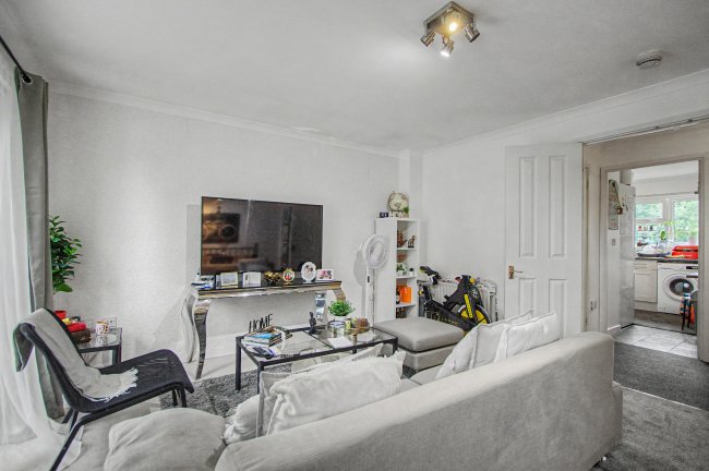 2 Parsonage Court, Cranes Way, Borehamwood, Hertfordshire, WD6 2LA 4