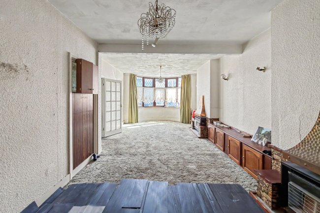 60 Shirley Gardens, Barking, Essex, IG11 9XA 5