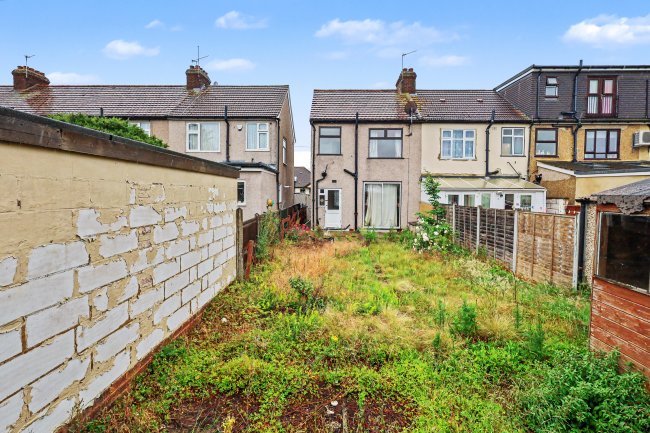 21 Somerville Road, Chadwell Heath, Romford, Essex, RM6 5BD 2