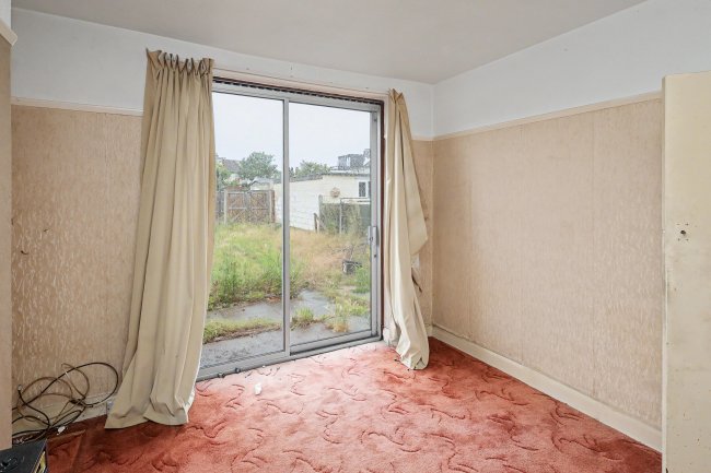 21 Somerville Road, Chadwell Heath, Romford, Essex, RM6 5BD 2
