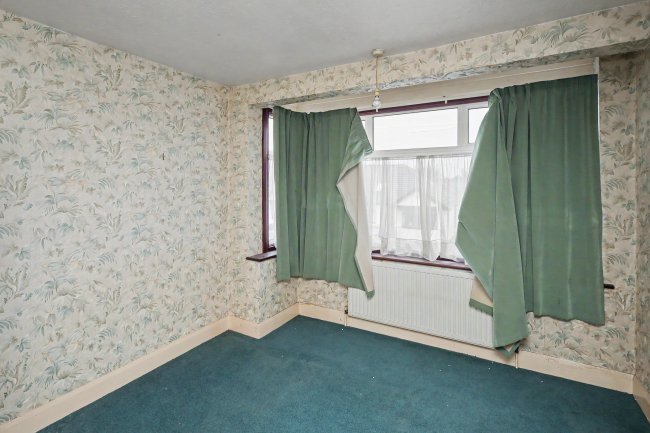 21 Somerville Road, Chadwell Heath, Romford, Essex, RM6 5BD 2